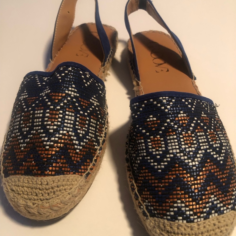 Groove NWOT Woven Sandals Size 8.5